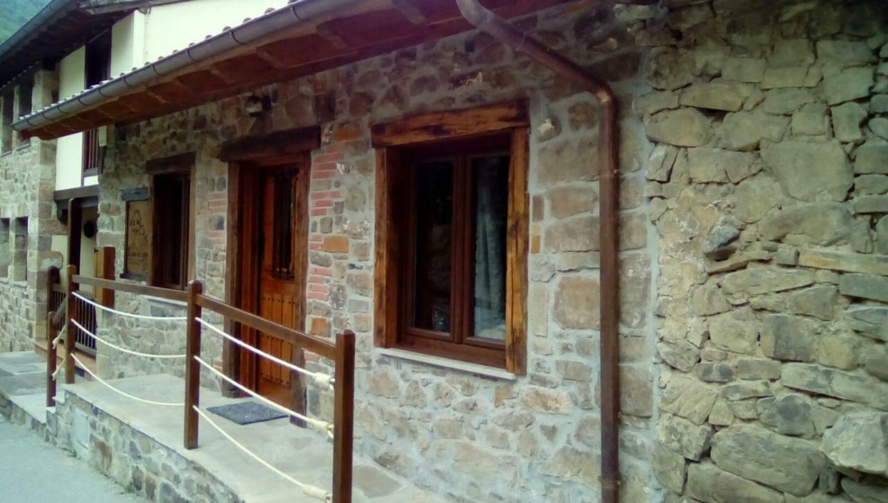 La Rama Del Castor Villa Espinama Exterior photo